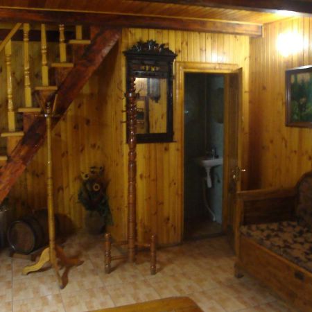 Domik S Saunoy Na Ogiyenko Apartment Camenița Exterior foto