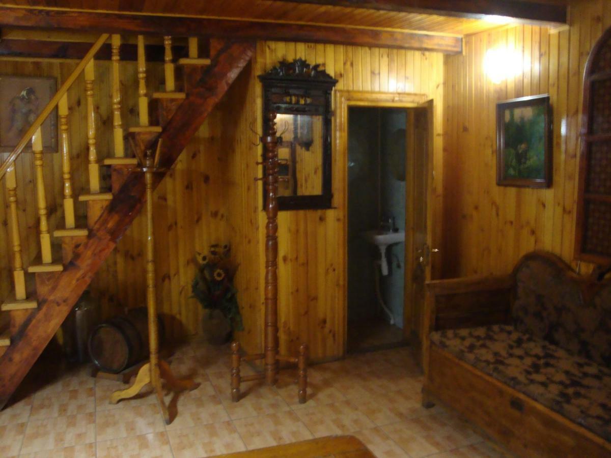 Domik S Saunoy Na Ogiyenko Apartment Camenița Exterior foto