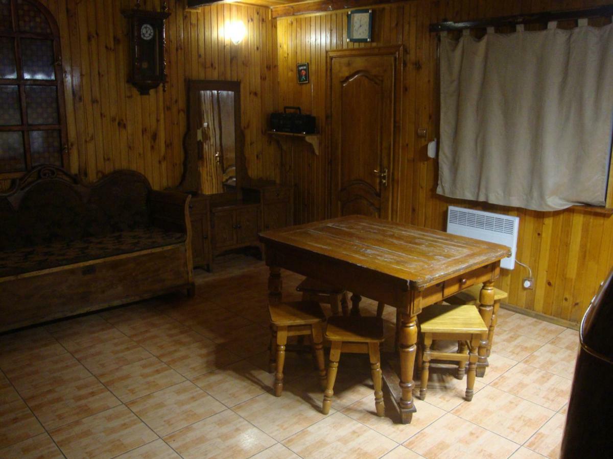 Domik S Saunoy Na Ogiyenko Apartment Camenița Exterior foto